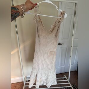 Elegant Cream Sheath Dress Sleeveless V-Neck